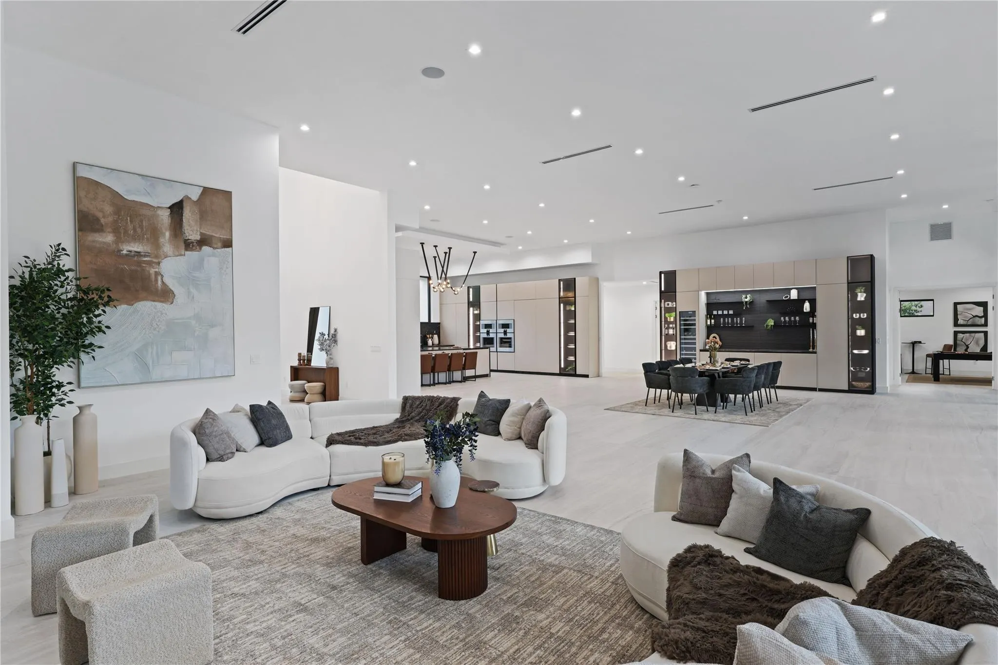 8795 Valencia Ct