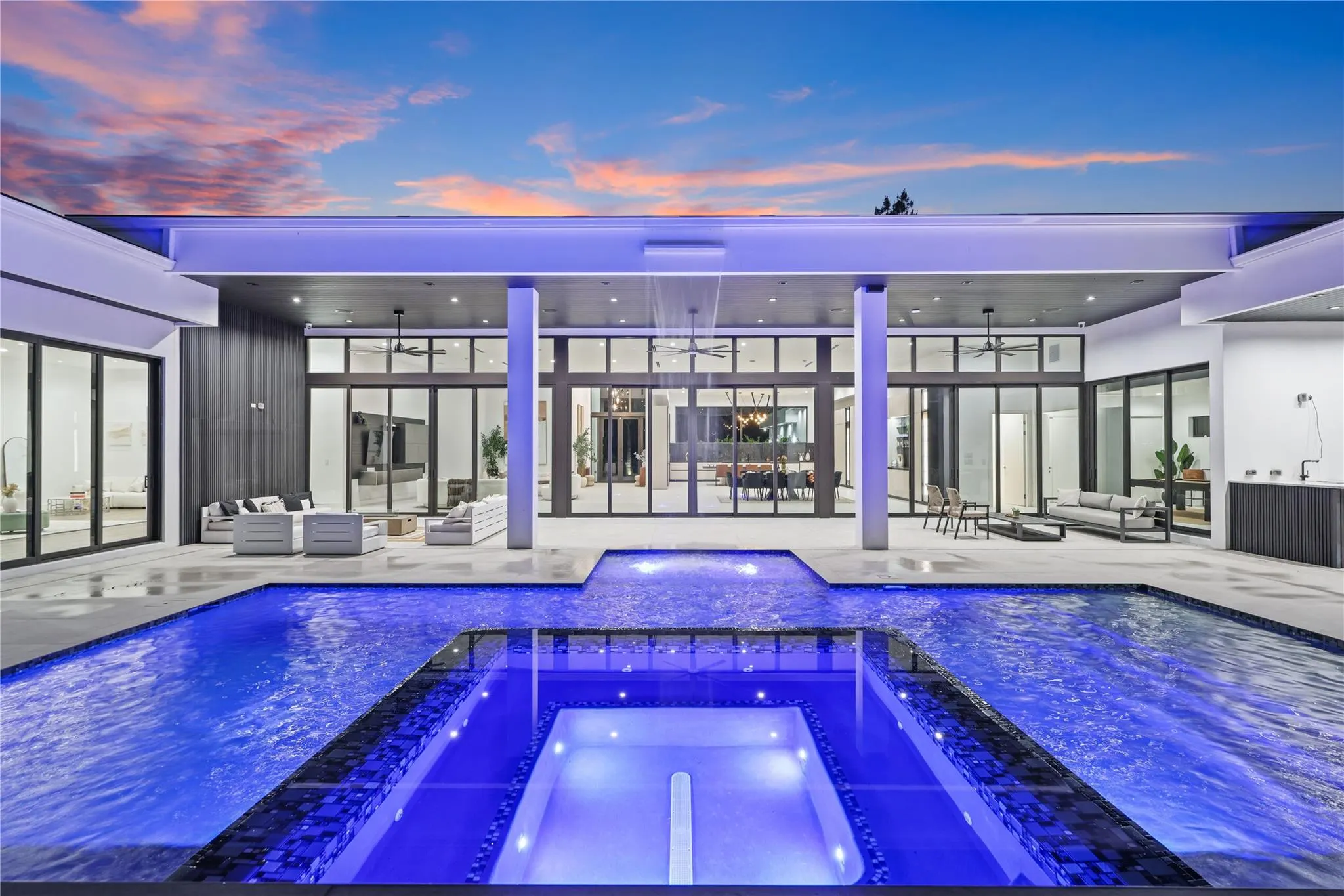 8795 Valencia Ct