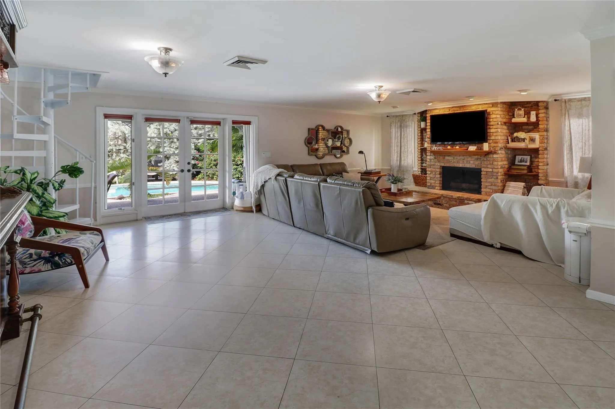 635 Riviera Isle Drive