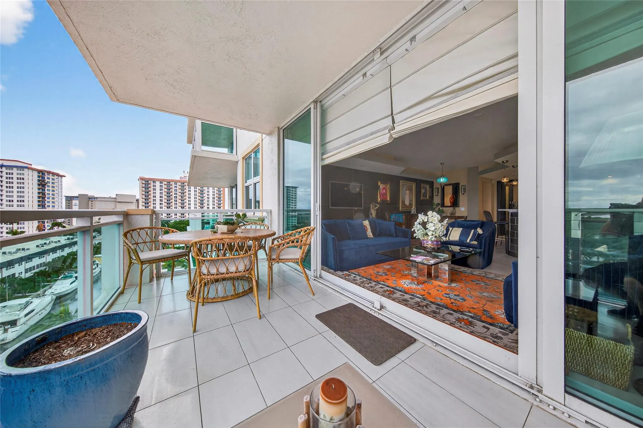 2845 NE 9th St, #806