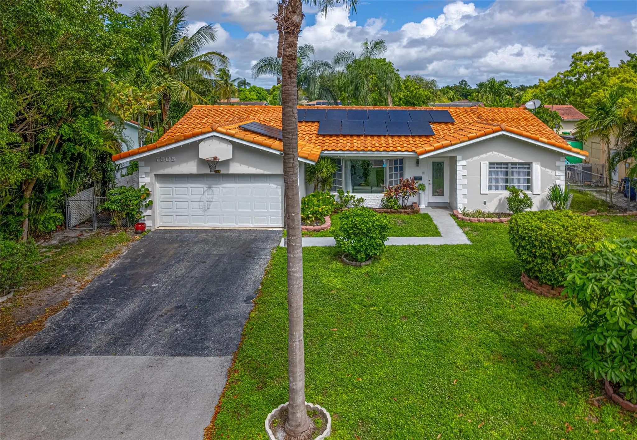 7505 NW 40TH PL