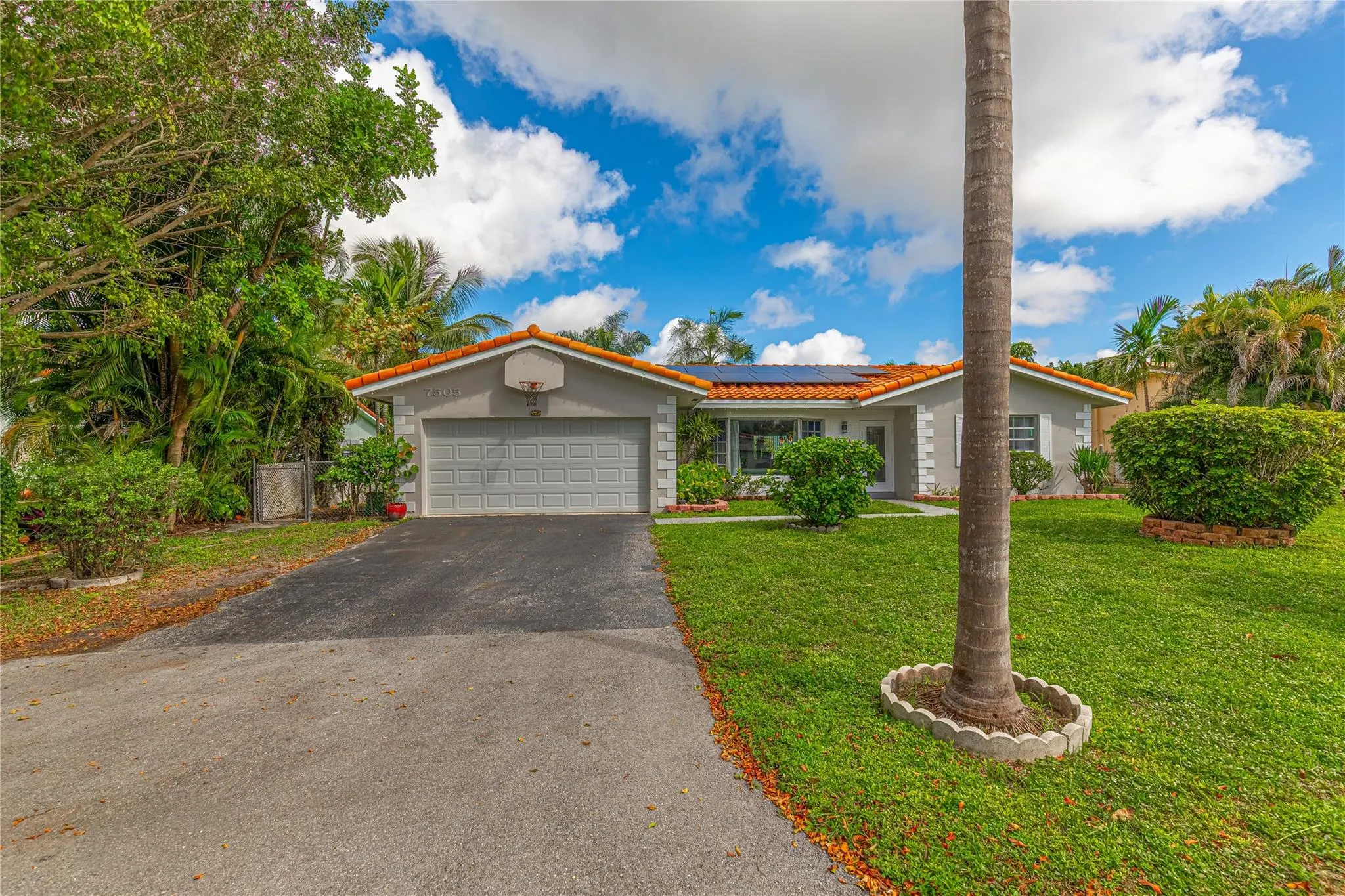 7505 NW 40TH PL