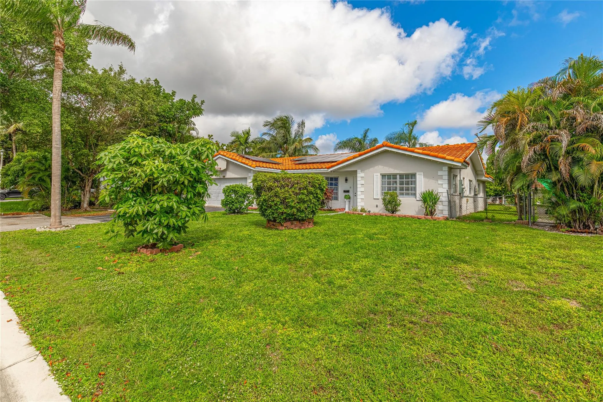 7505 NW 40TH PL