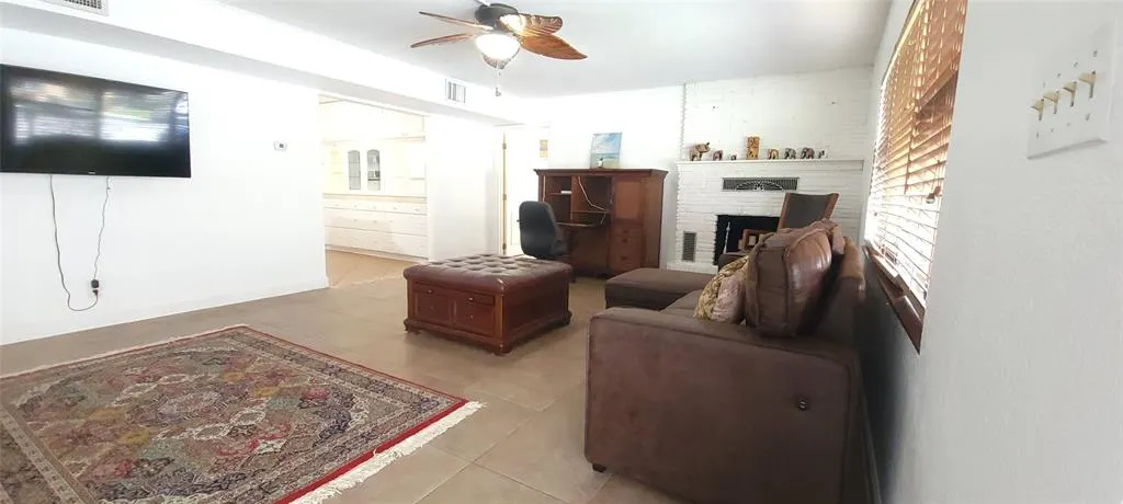 400 Sunset Dr