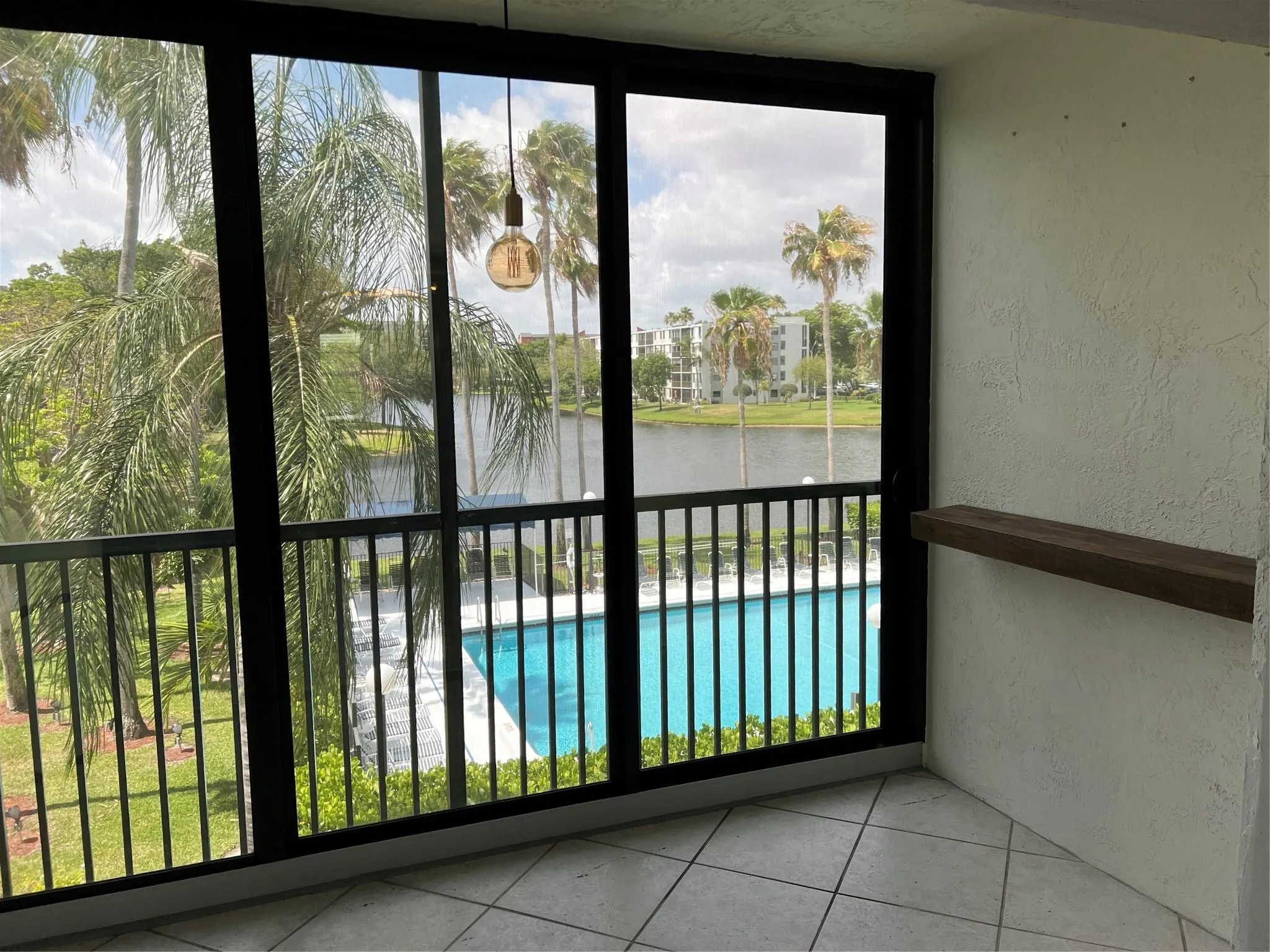 2220 N Cypress Bend Dr, #301