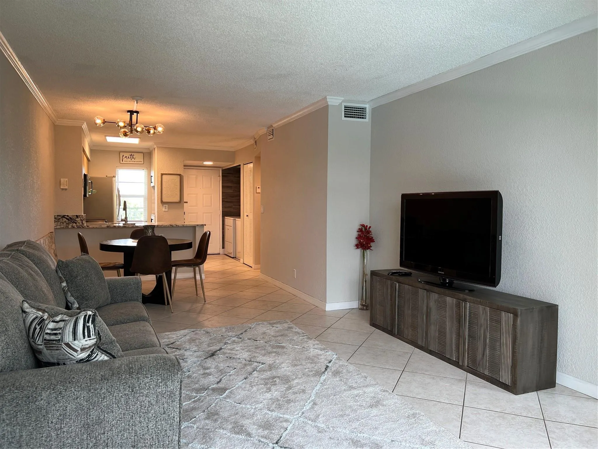 2220 N Cypress Bend Dr, #301