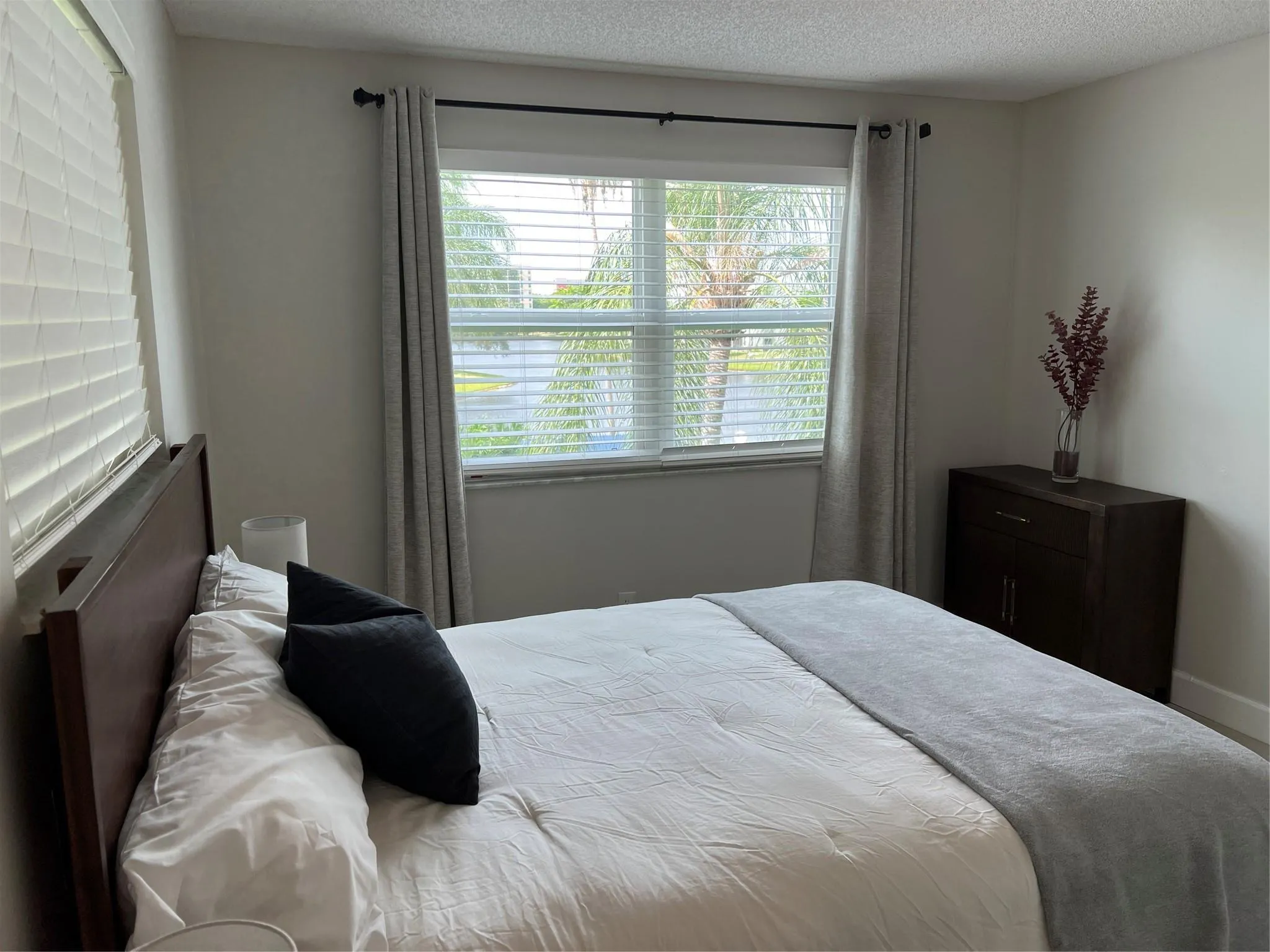 2220 N Cypress Bend Dr, #301