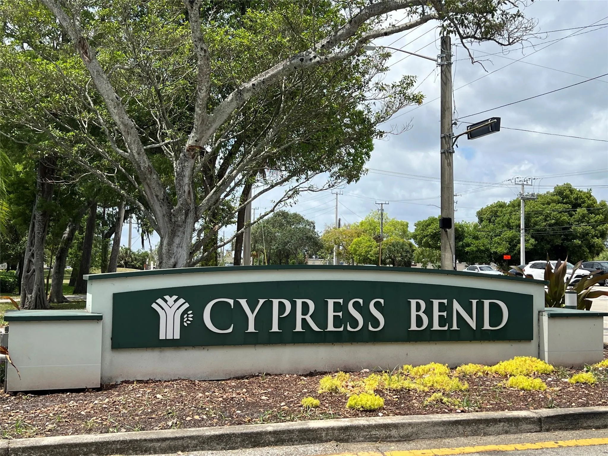 2220 N Cypress Bend Dr, #301