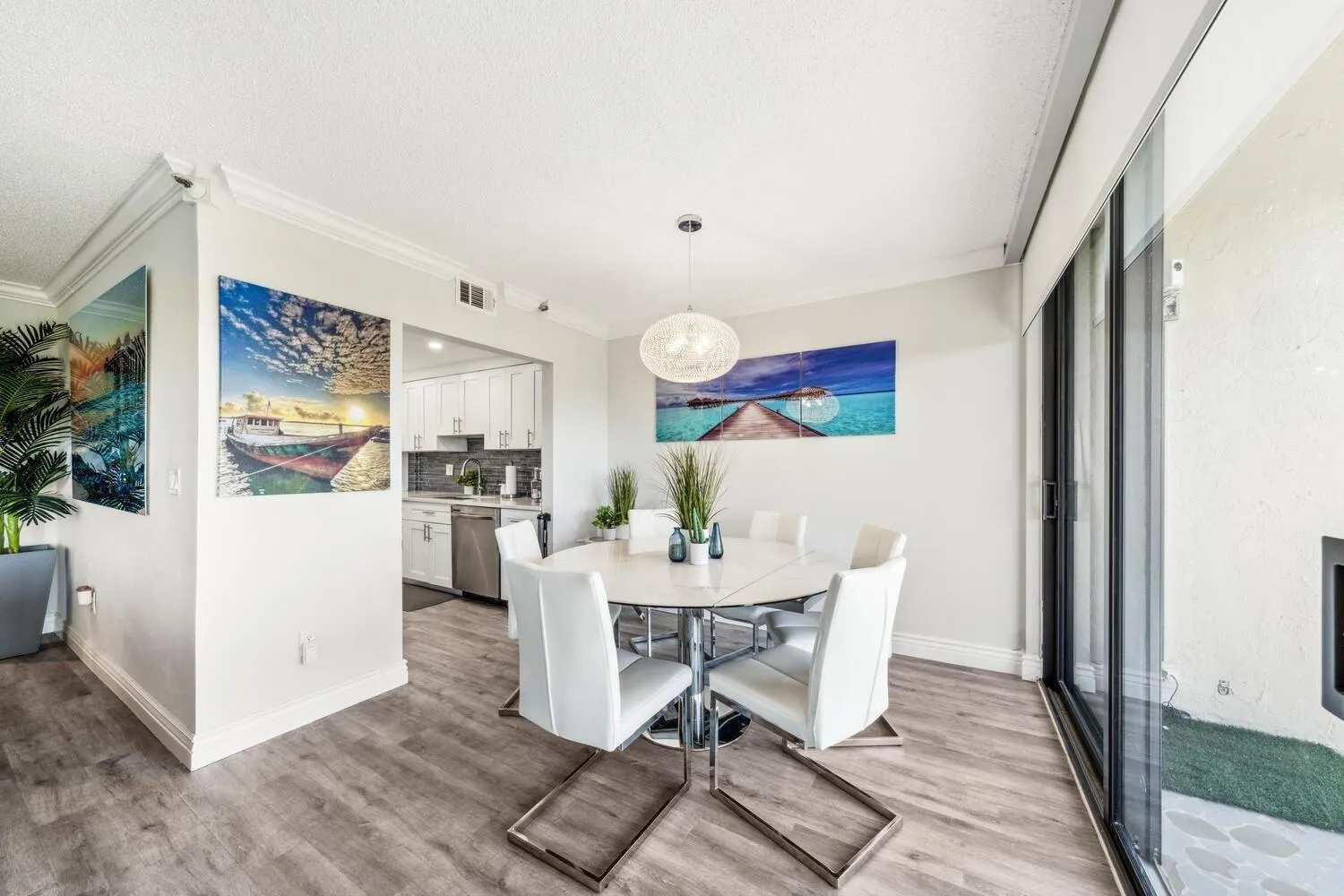 859 Jeffery Street, #6090