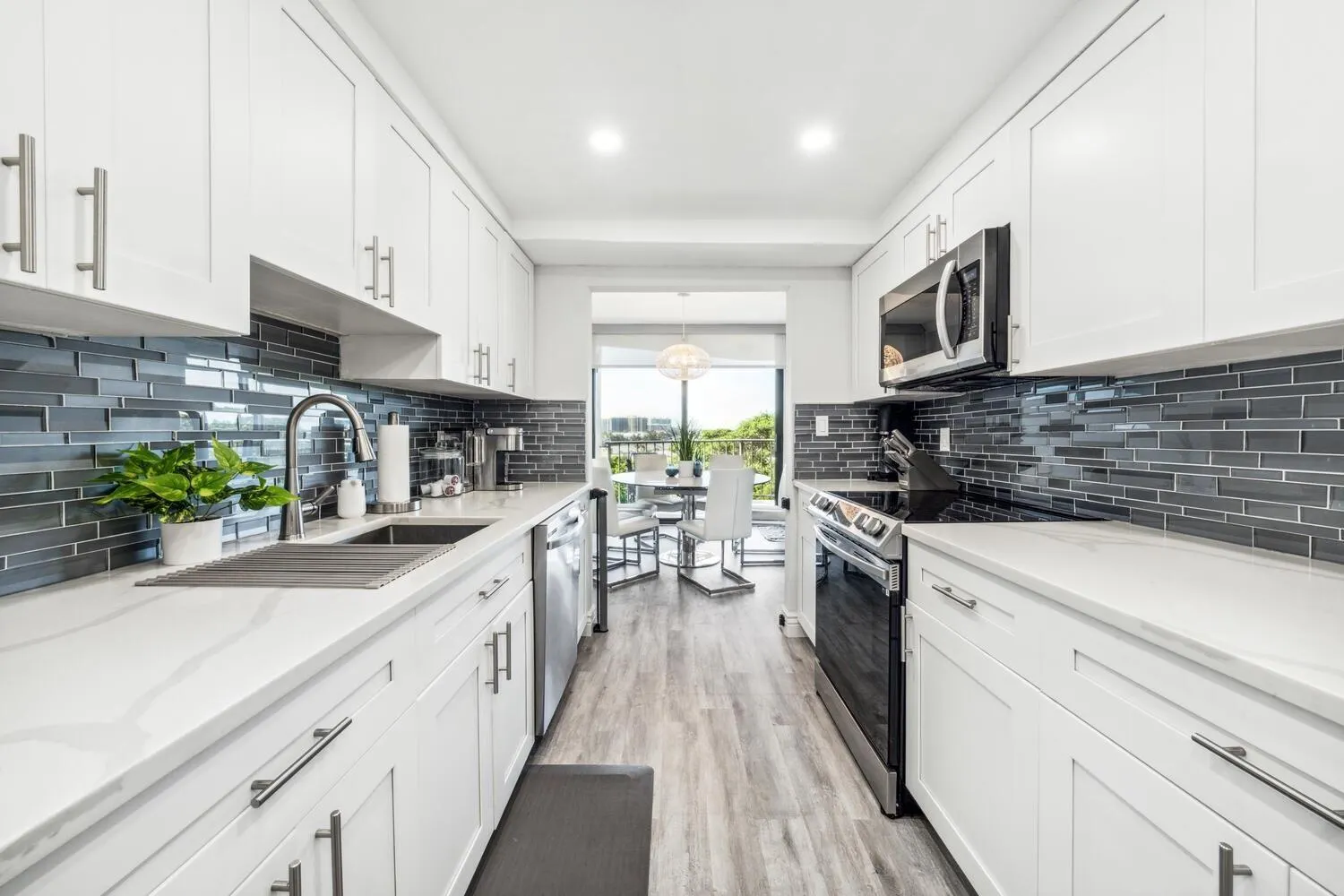859 Jeffery Street, #6090