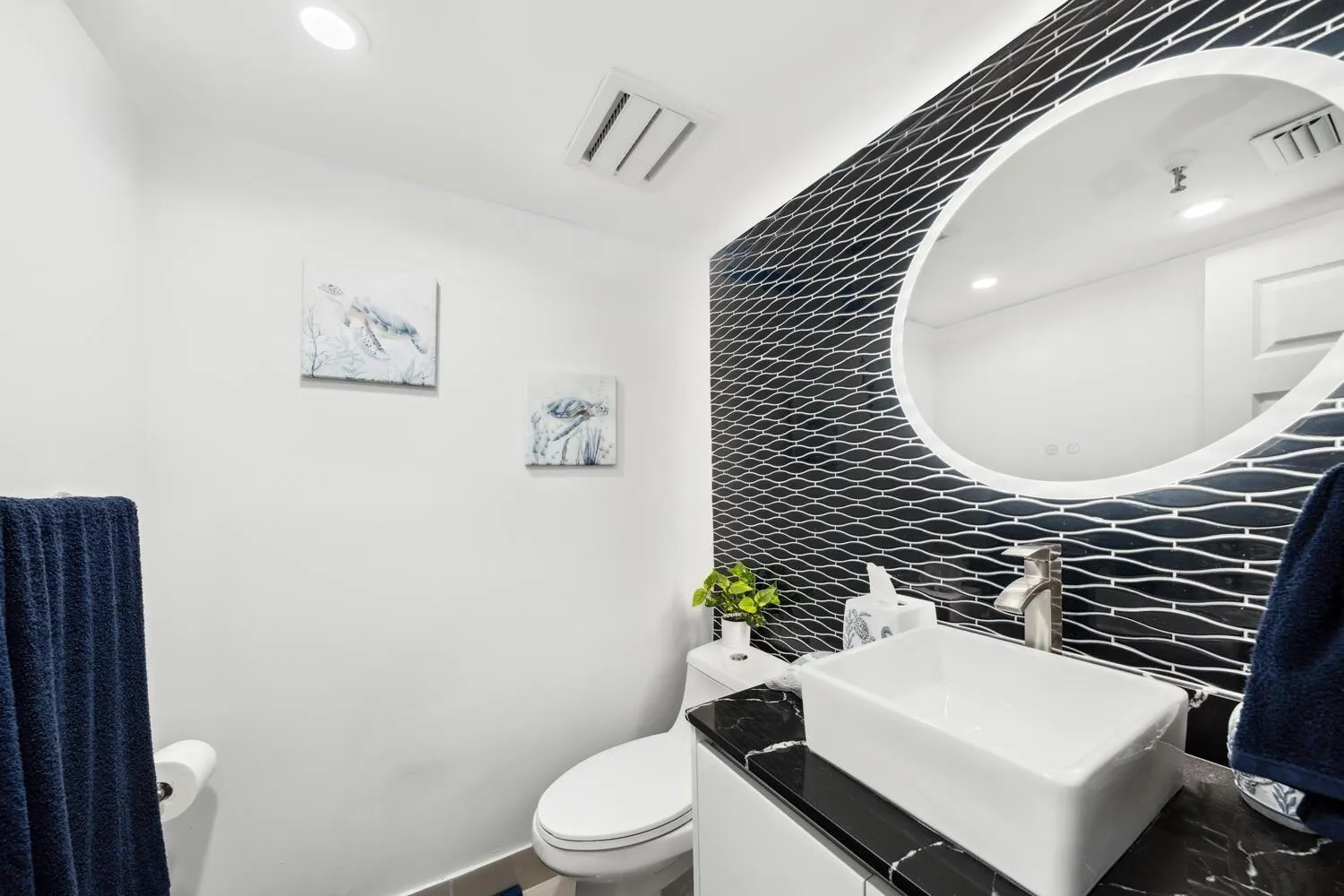 859 Jeffery Street, #6090