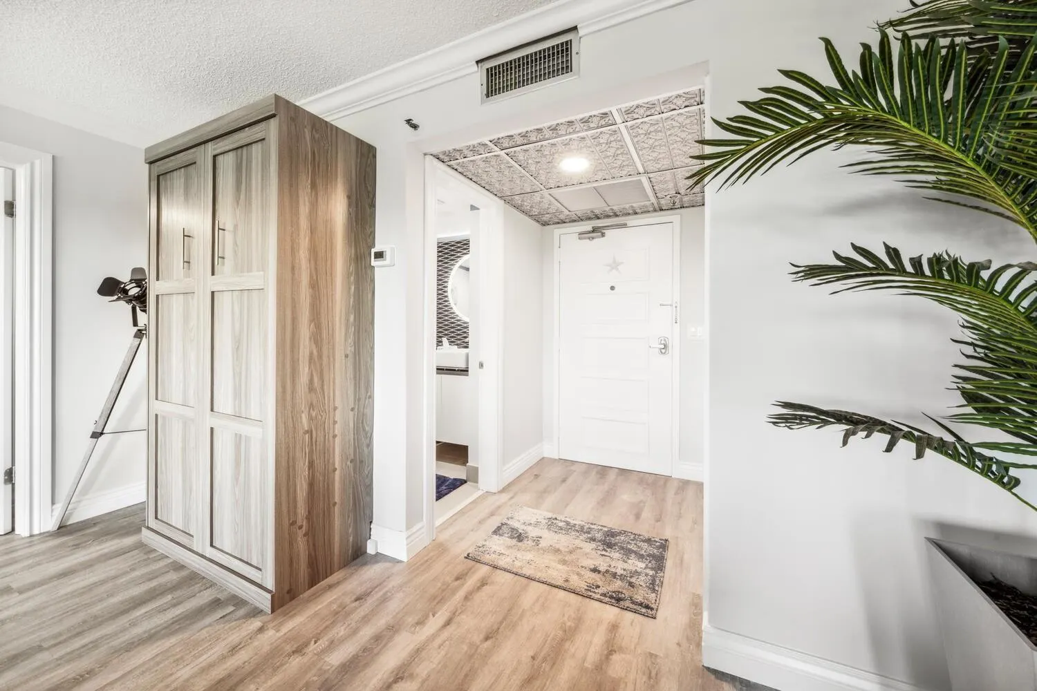 859 Jeffery Street, #6090