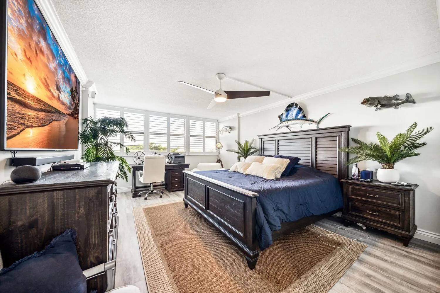 859 Jeffery Street, #6090