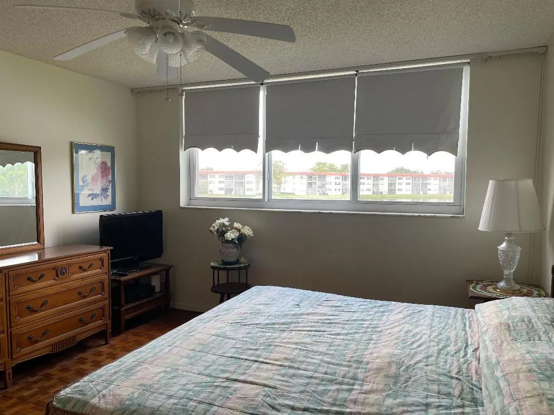 9423 S Hollybrook Lake Dr, #203