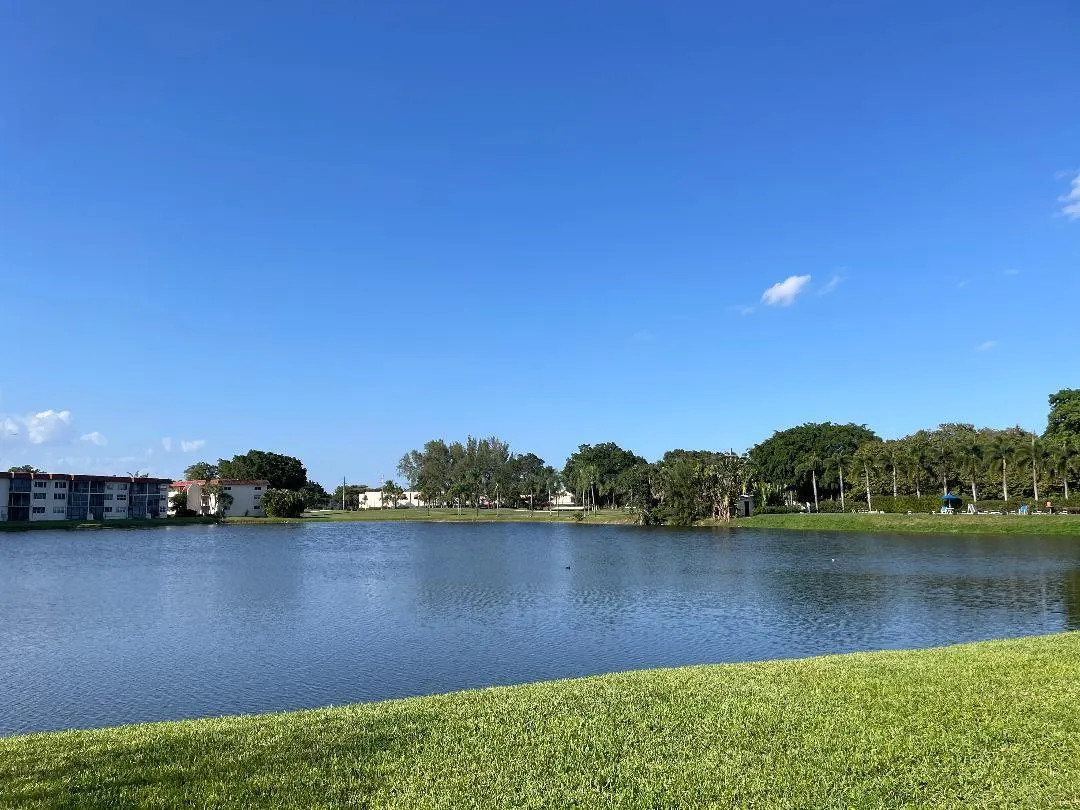 9423 S Hollybrook Lake Dr, #203