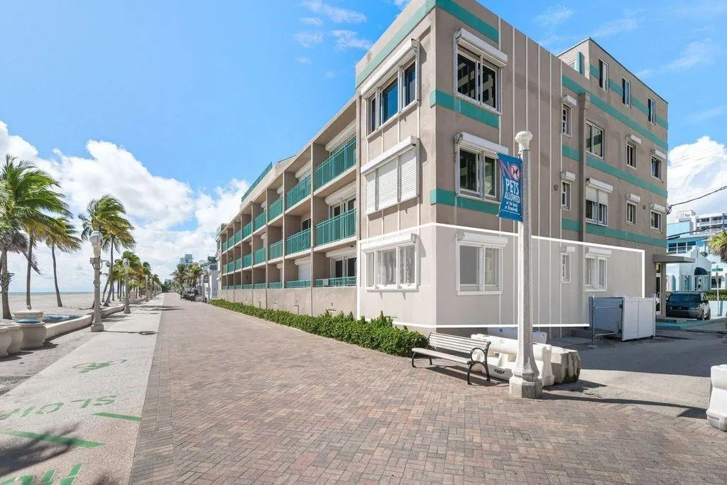 201 Van Buren St, #109
