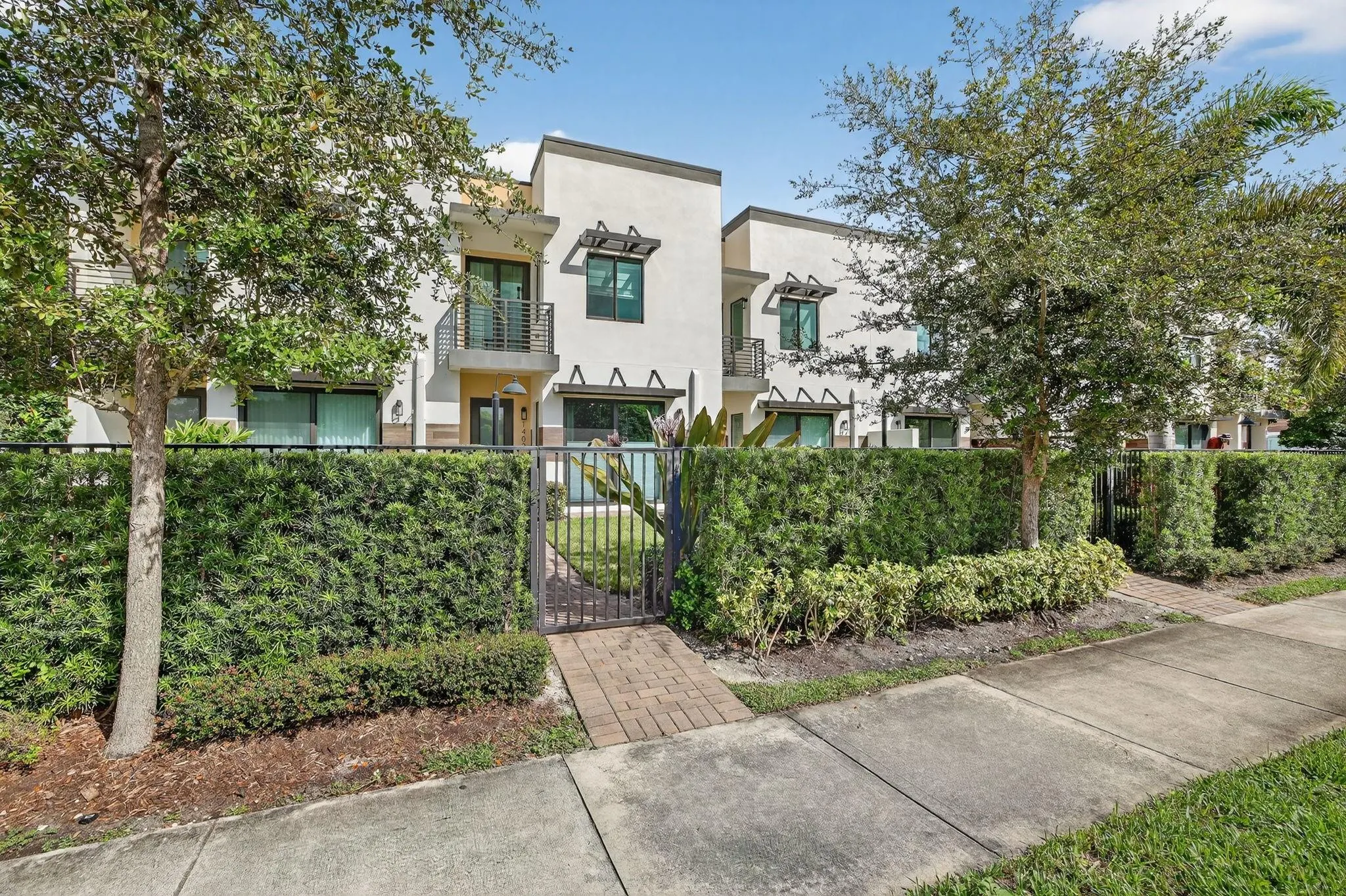 1402 SW 4th Ave, #1402