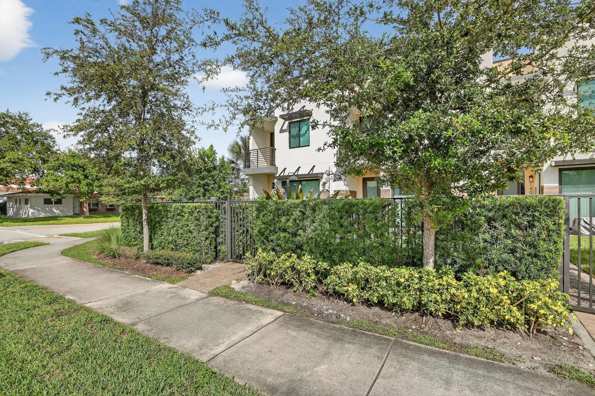 1402 SW 4th Ave, #1402