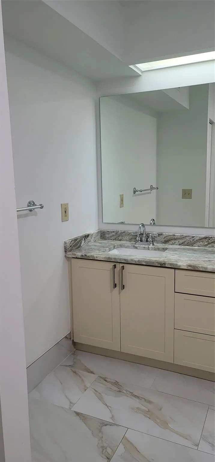 10790 NW 14th St, #180