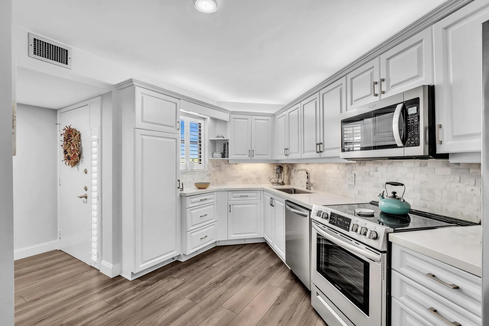 5901 CAMINO DEL SOL #401, #401