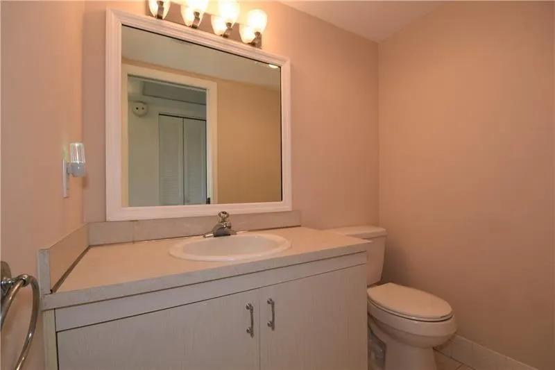 2801 Victoria Way, #J4