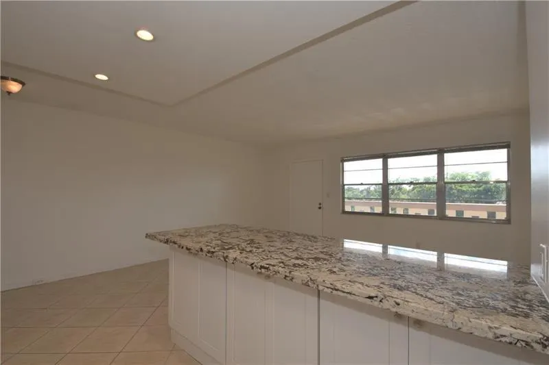 2801 Victoria Way, #J4