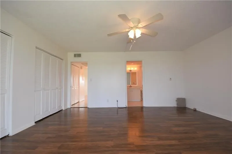 2801 Victoria Way, #J4