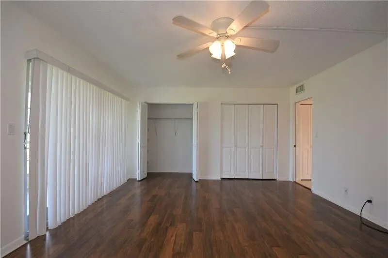 2801 Victoria Way, #J4