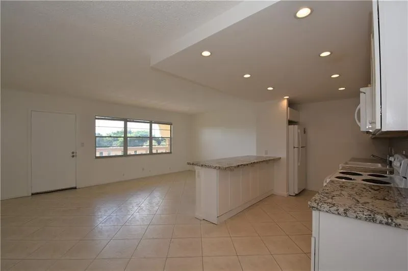 2801 Victoria Way, #J4
