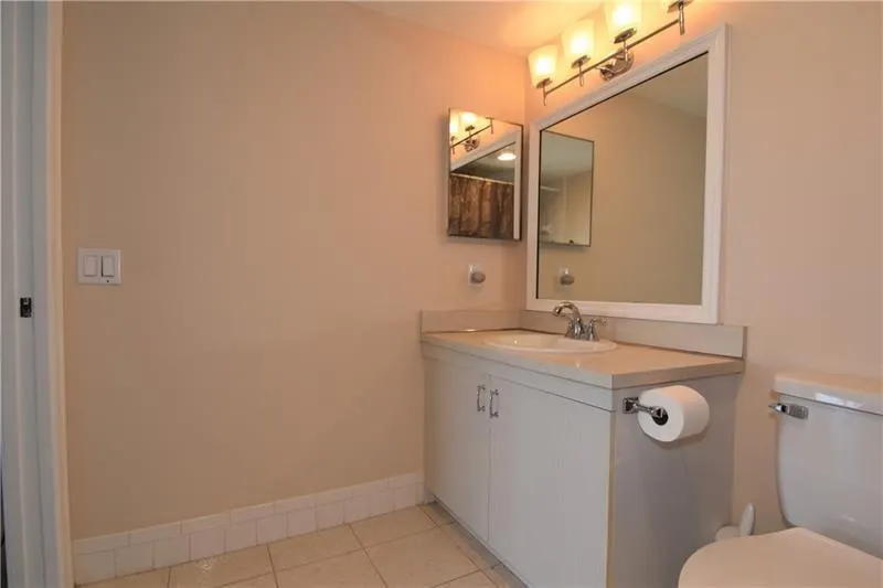 2801 Victoria Way, #J4