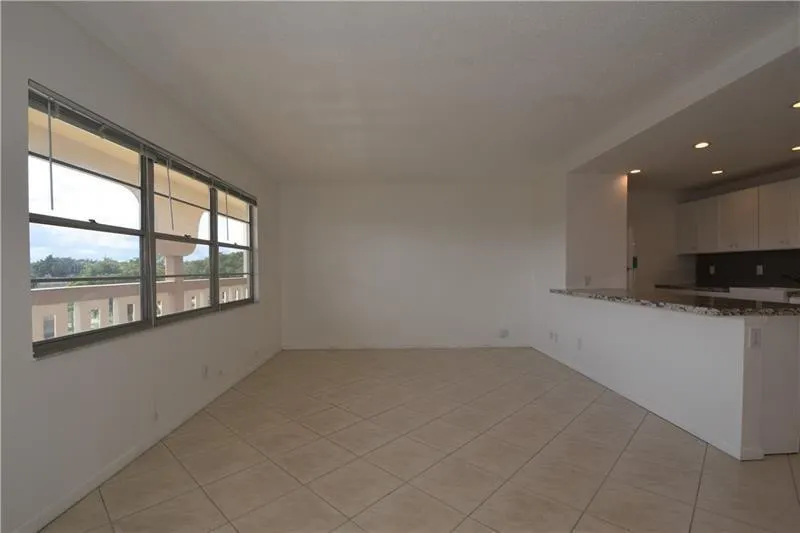 2801 Victoria Way, #J4