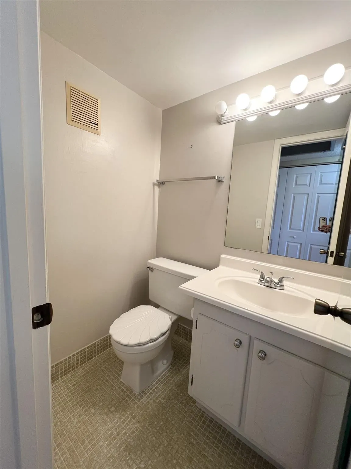 466 Grantham E, #466