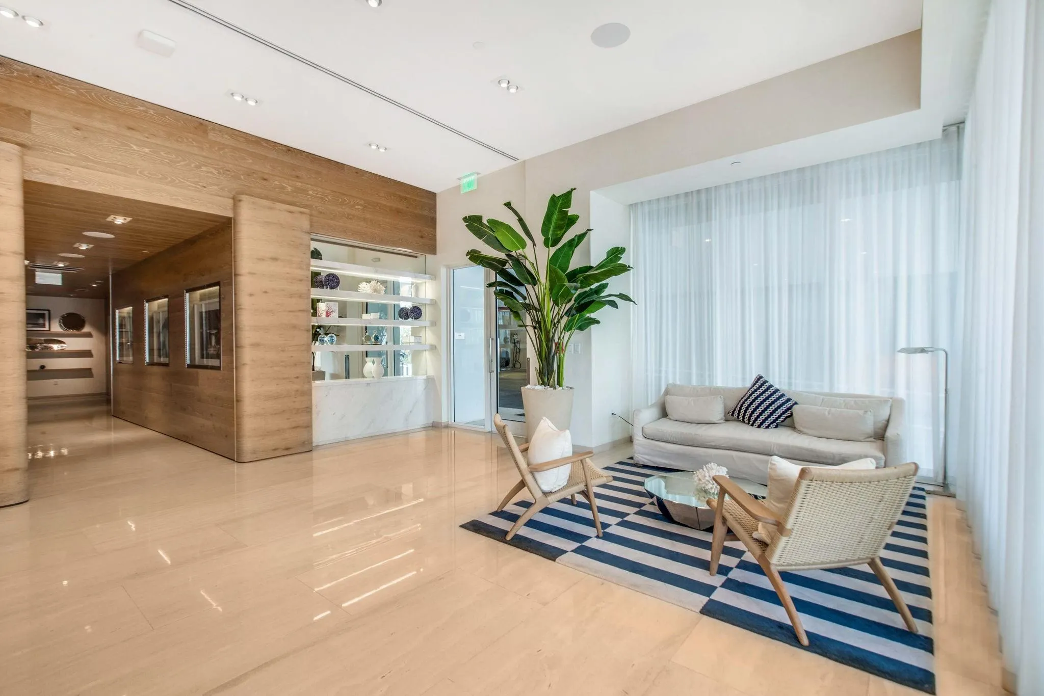 401 N Birch Rd, #504