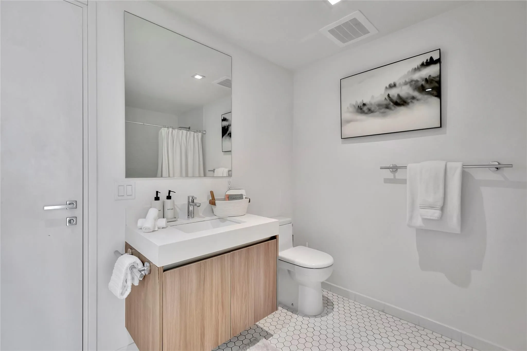 401 N Birch Rd, #504
