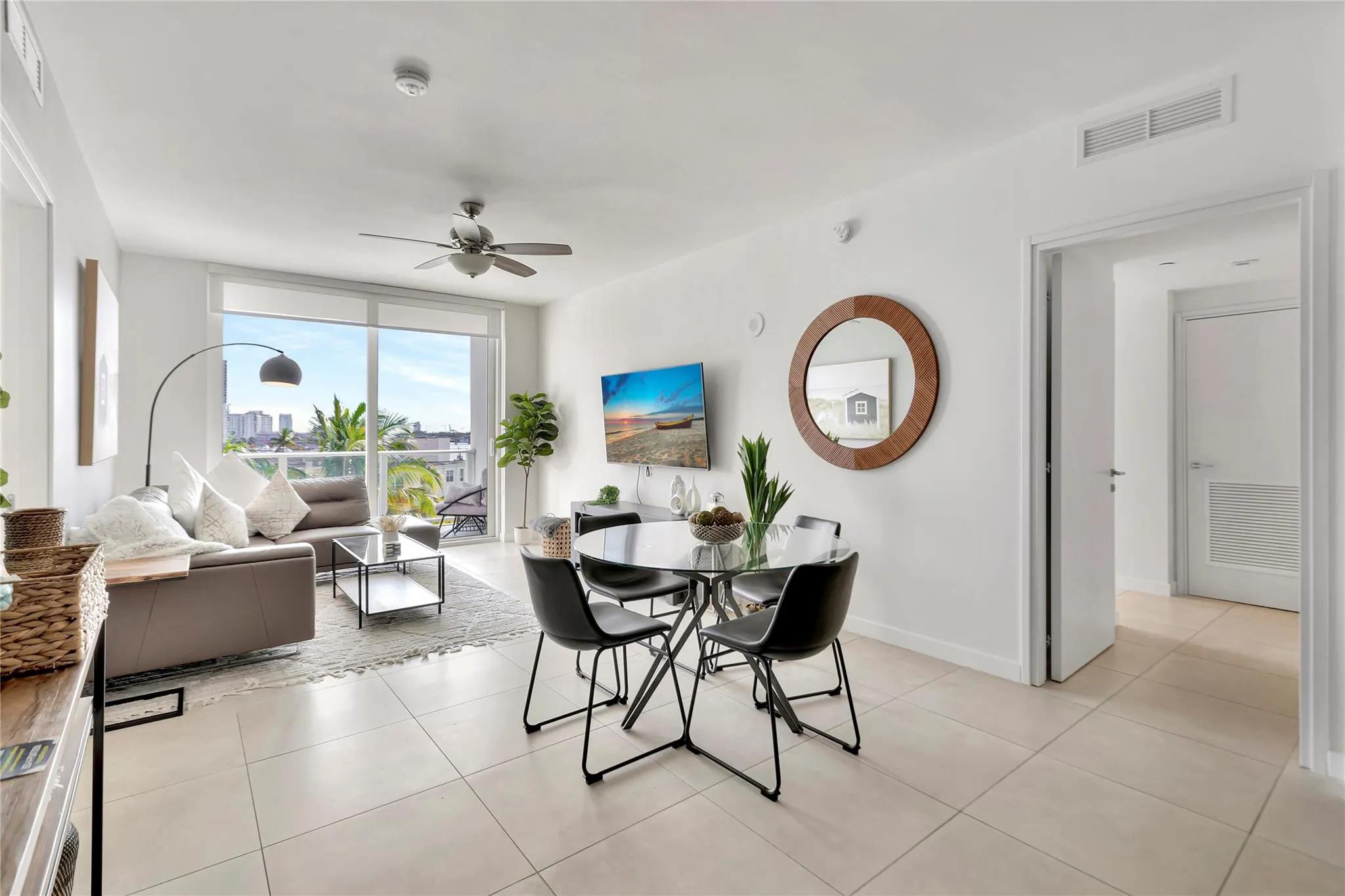 401 N Birch Rd, #504