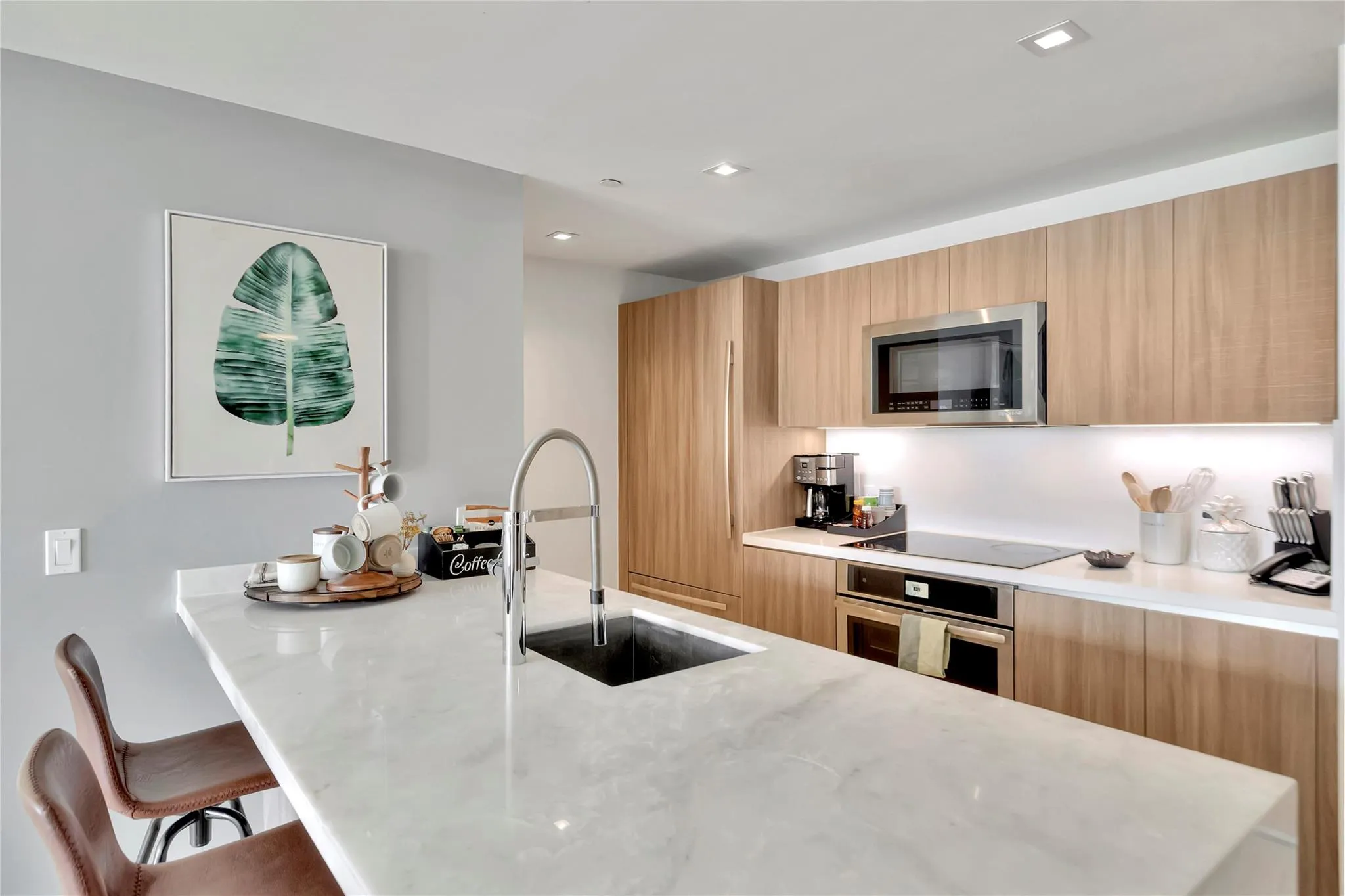 401 N Birch Rd, #504