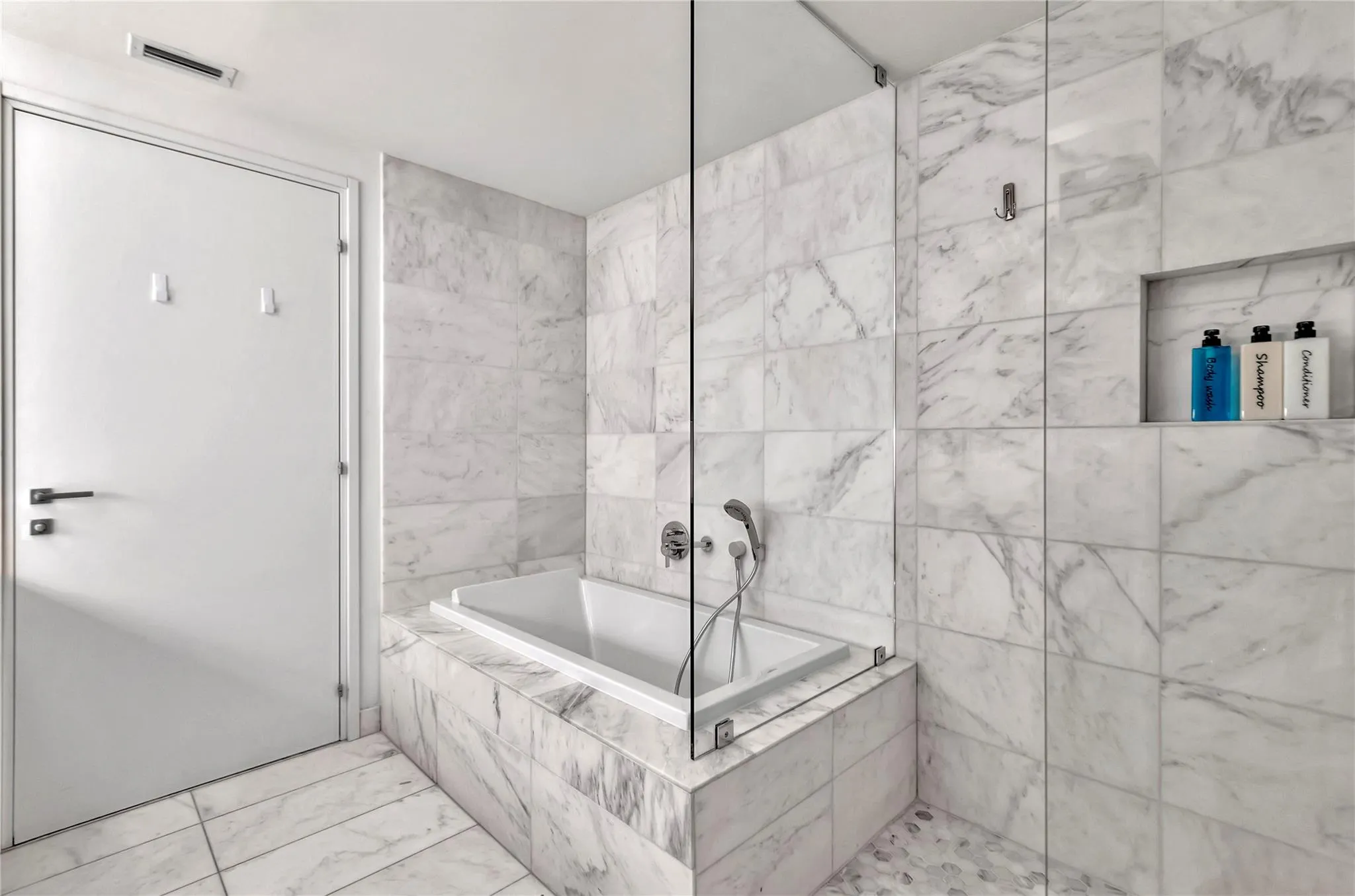 401 N Birch Rd, #504