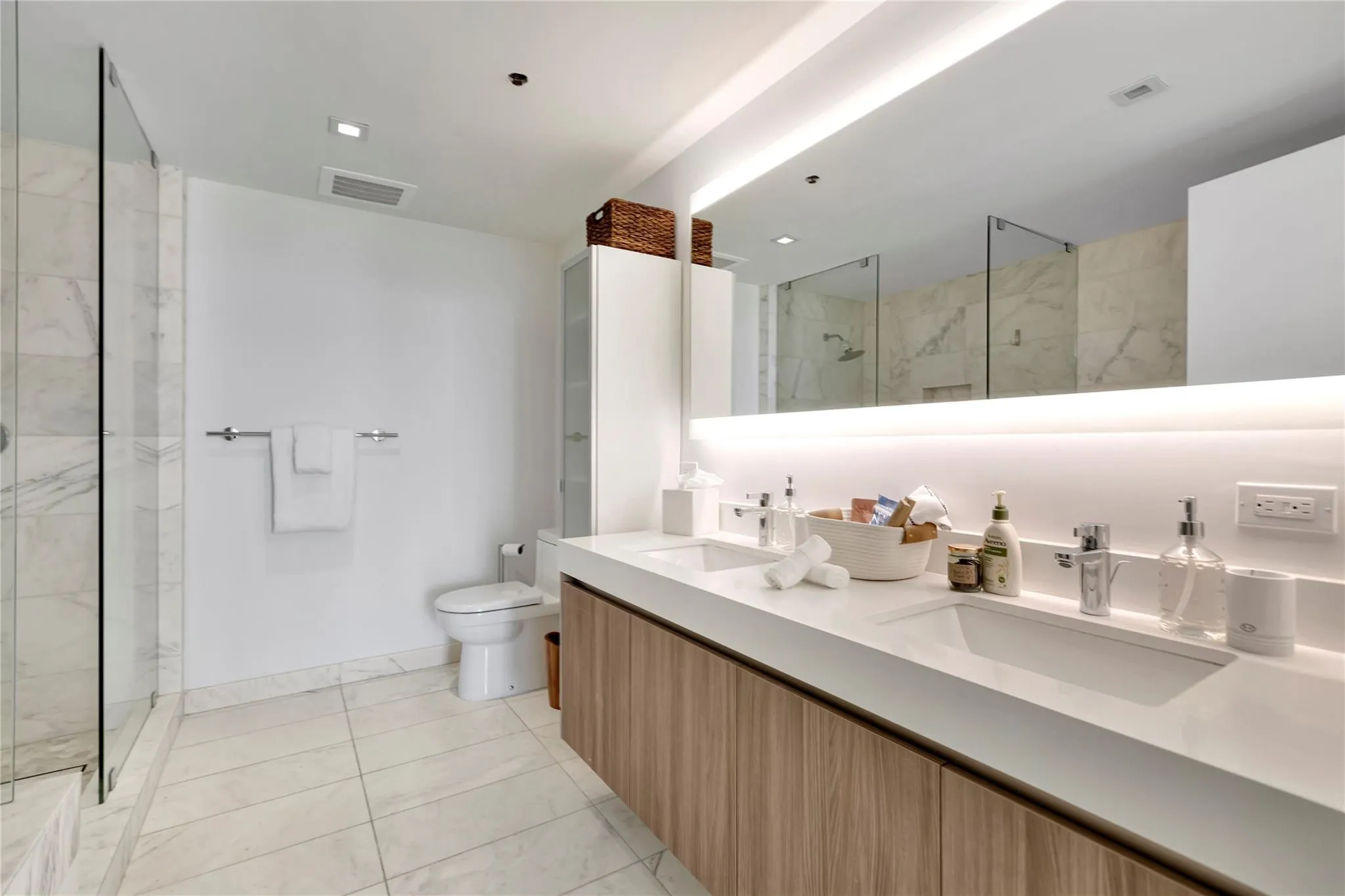 401 N Birch Rd, #504