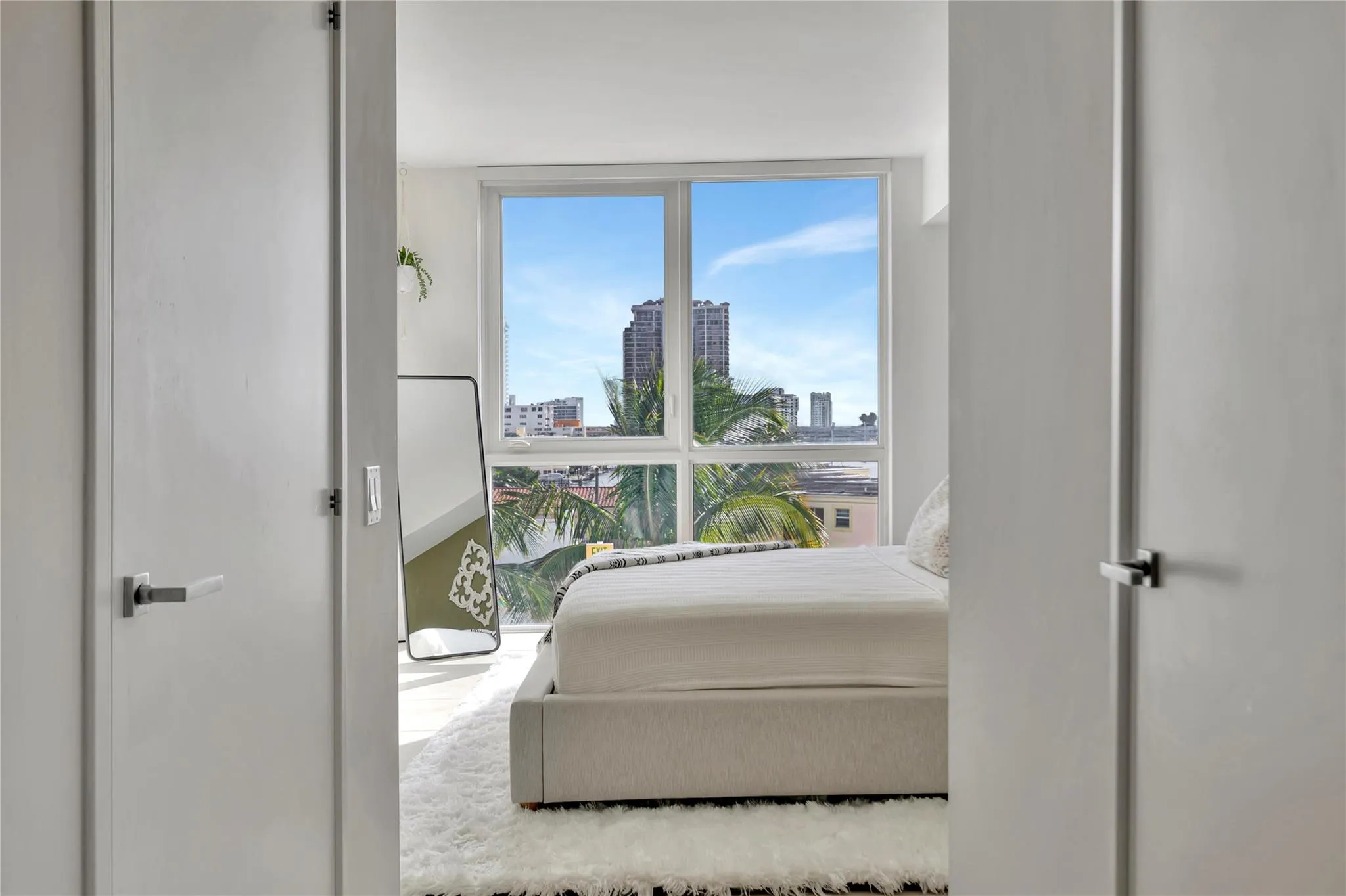 401 N Birch Rd, #504