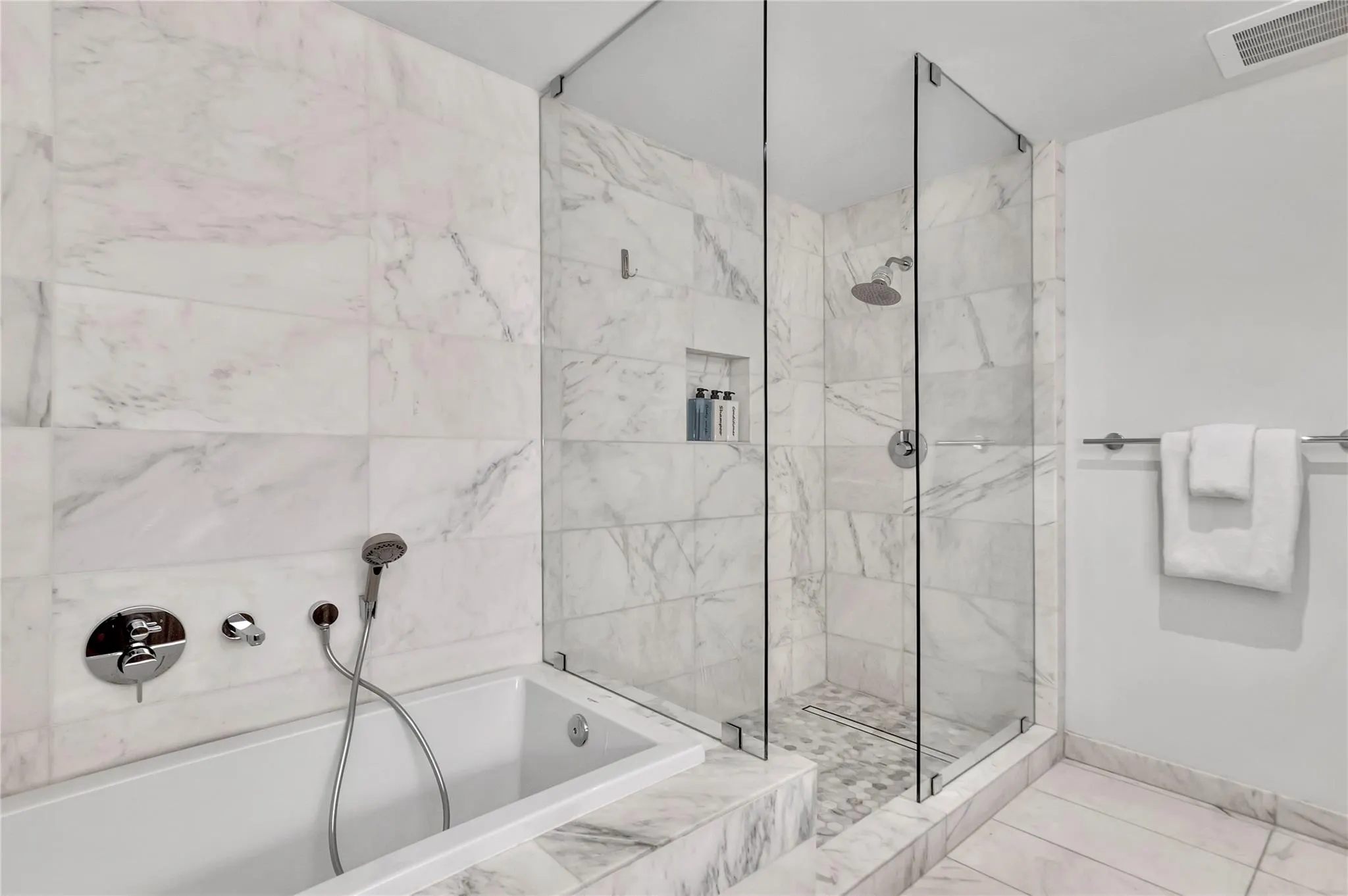 401 N Birch Rd, #504