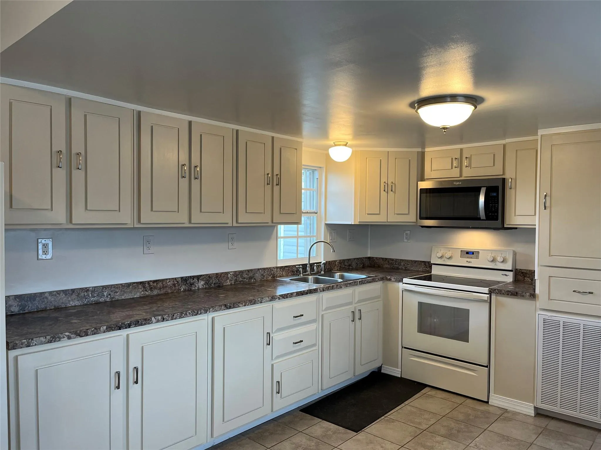 2228 SW 83rd Ter