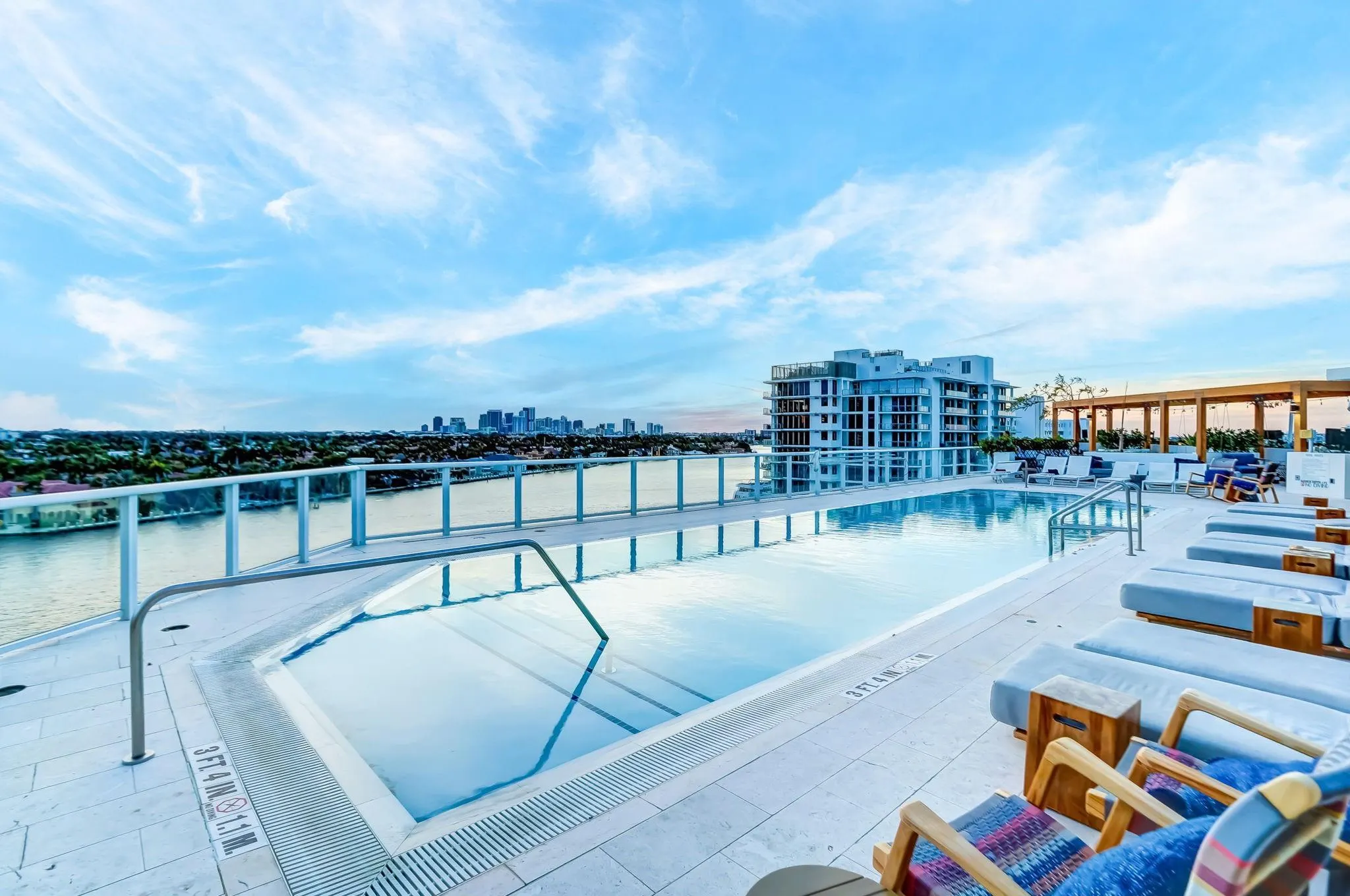 401 N Birch Rd, #413