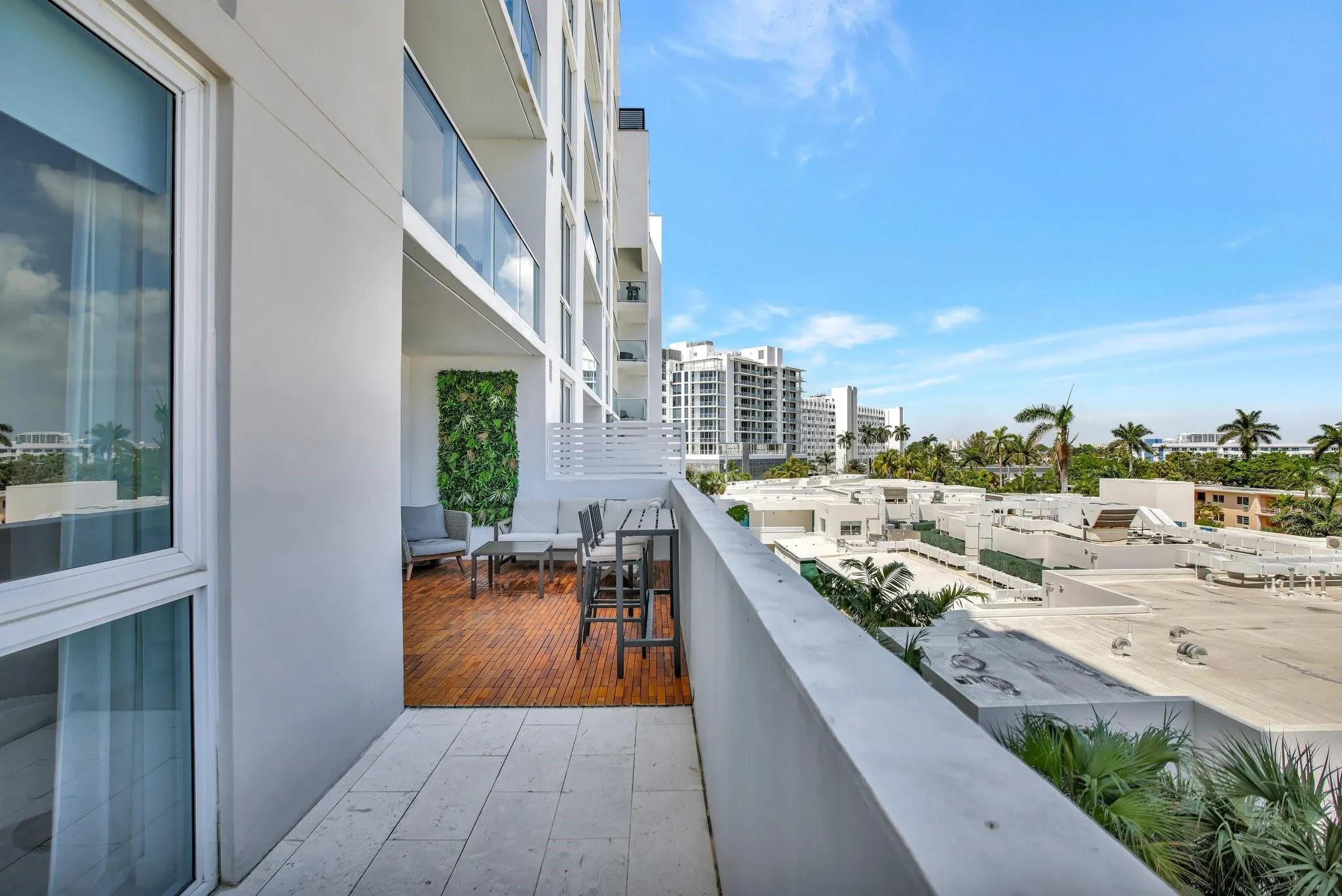 401 N Birch Rd, #413