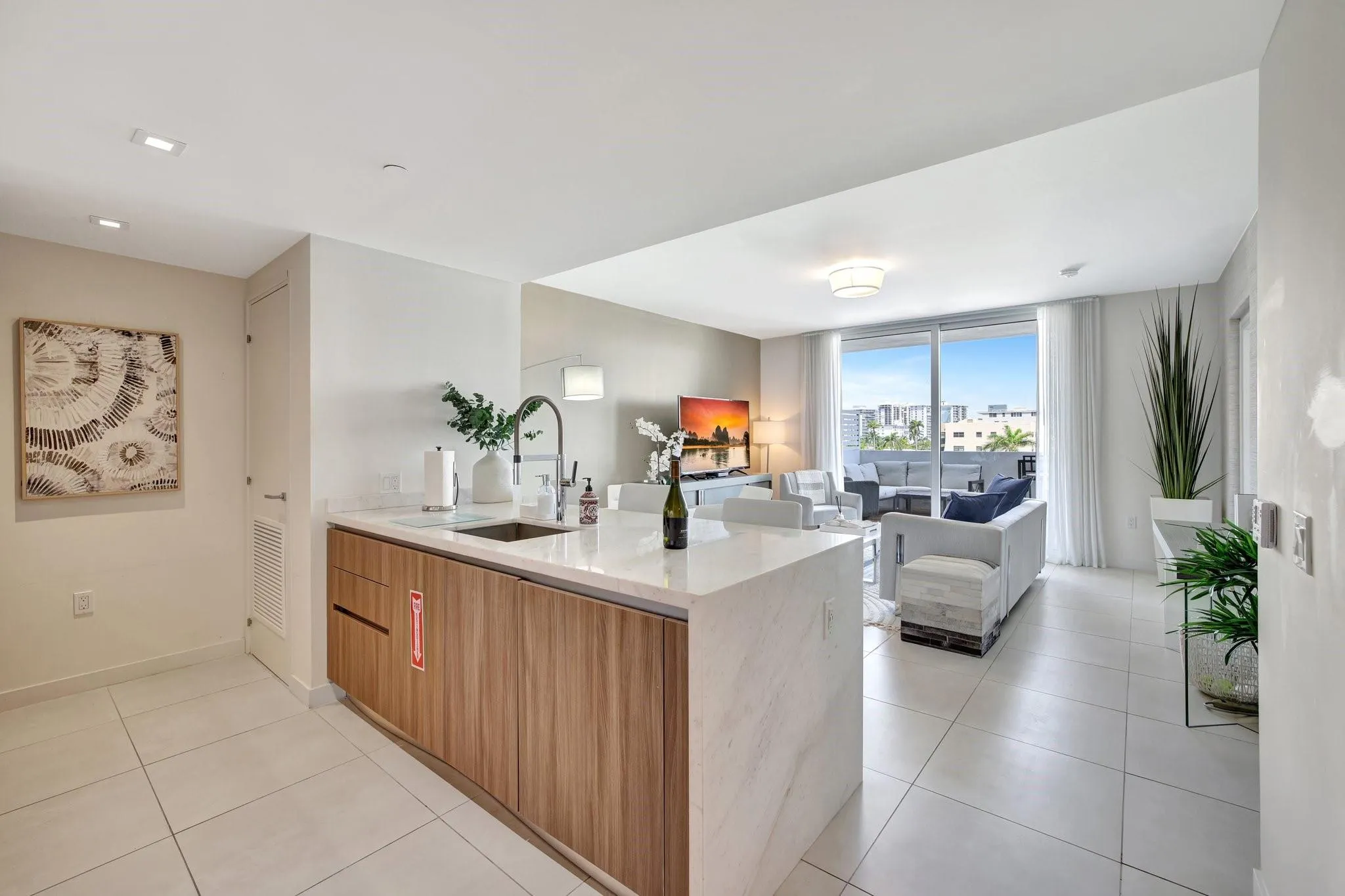 401 N Birch Rd, #413