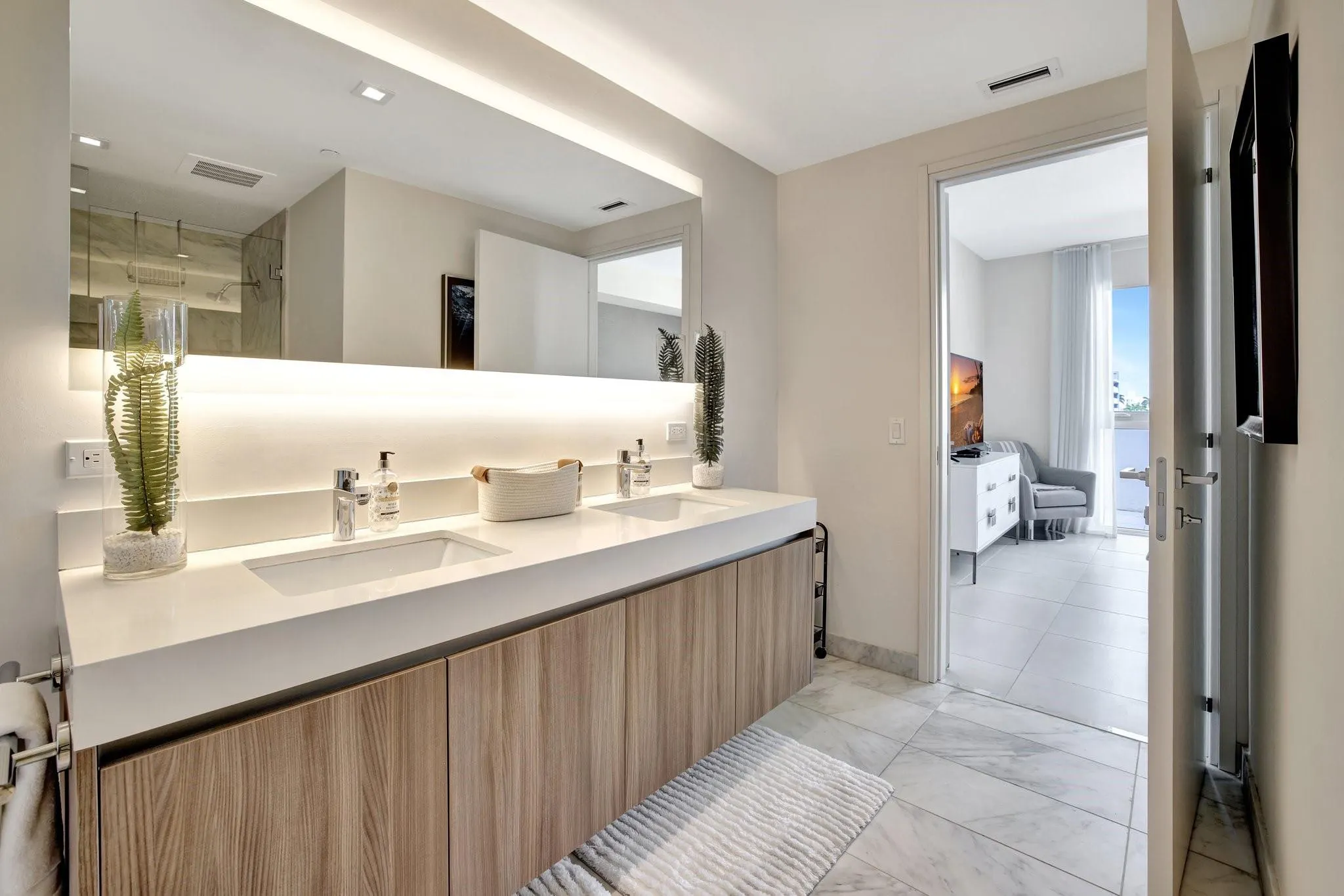 401 N Birch Rd, #413
