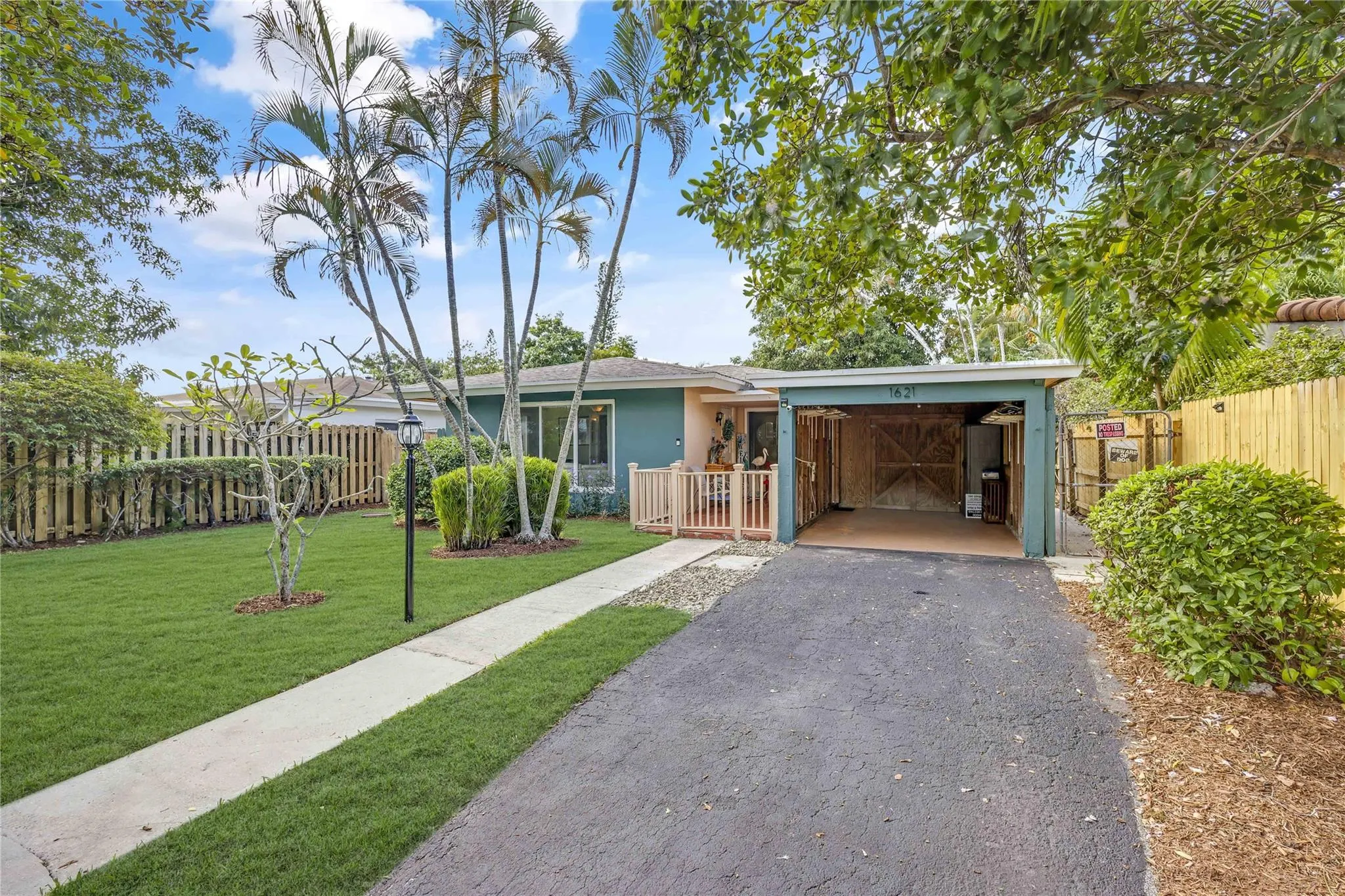 1621 NW 7th Ave