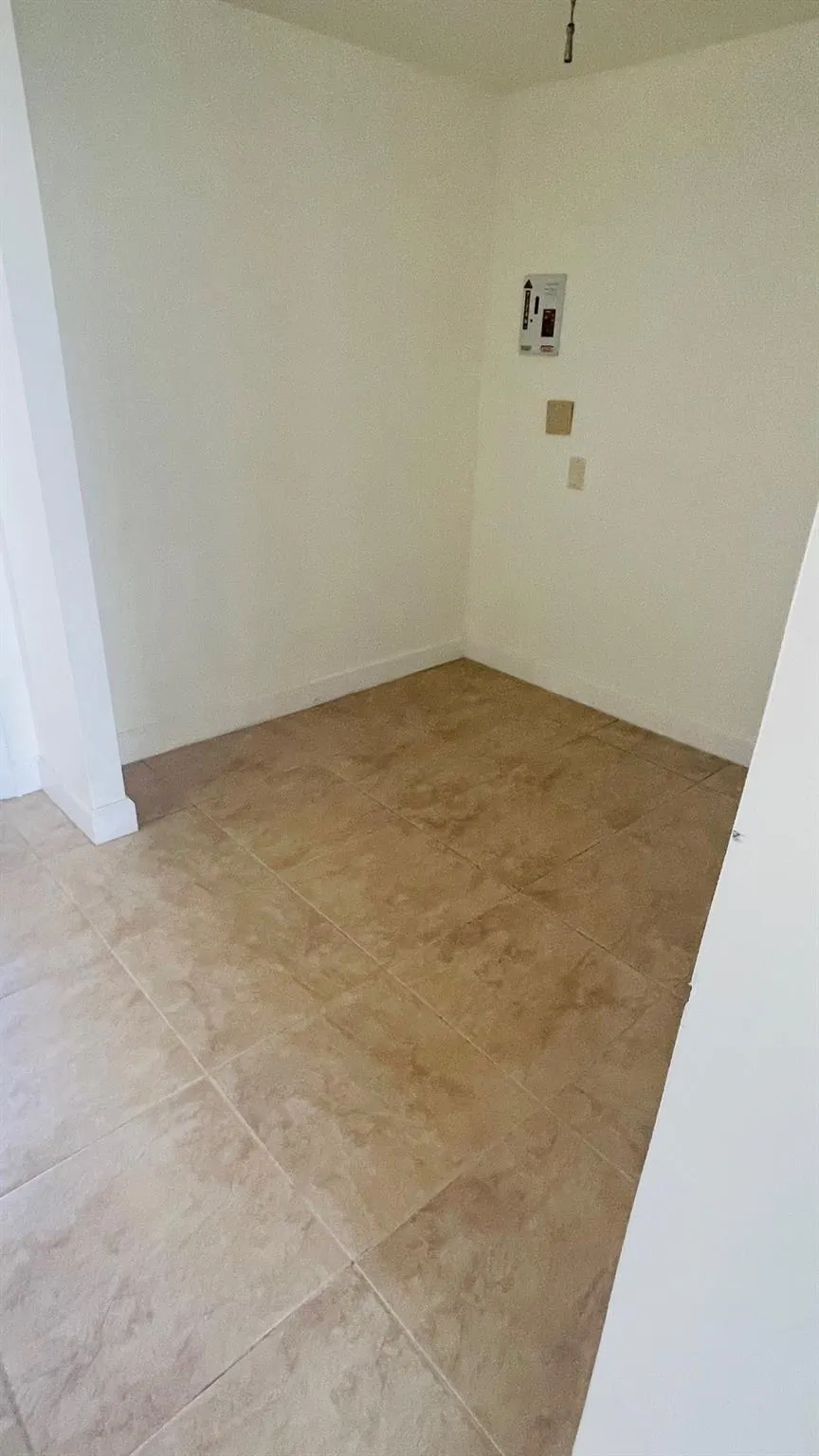 5111 W Oakland Park Blvd, #306