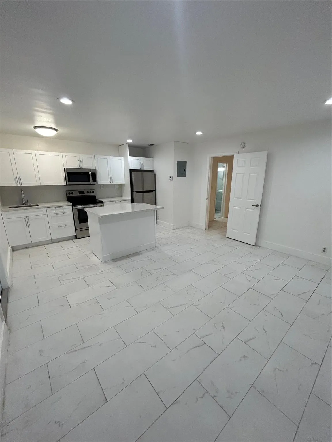 212 SW 22nd St, #4
