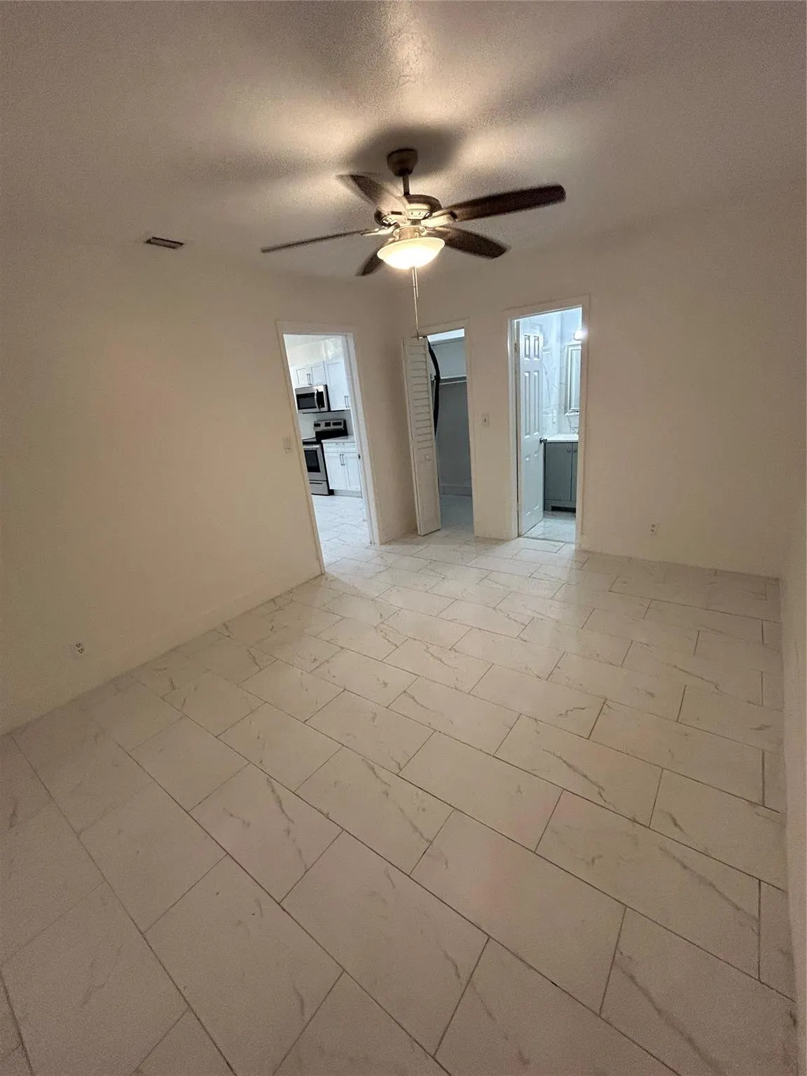 212 SW 22nd St, #4