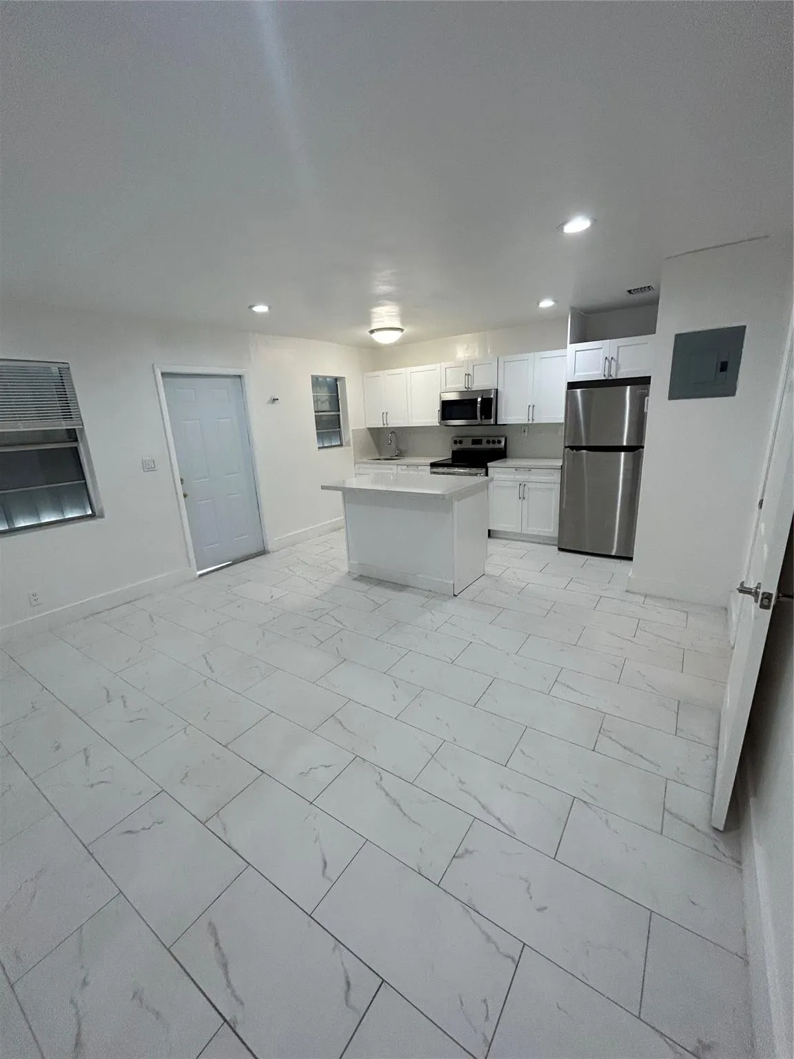 212 SW 22nd St, #4